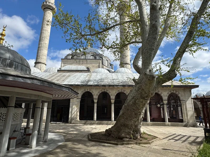 Atik Valide Camii