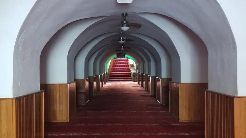 Underground Mosque
