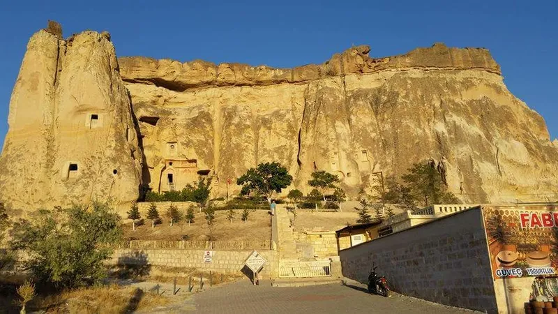 Çavuşin Church