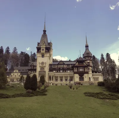 An imposing castle at the foot of the mountains: Peles Castle